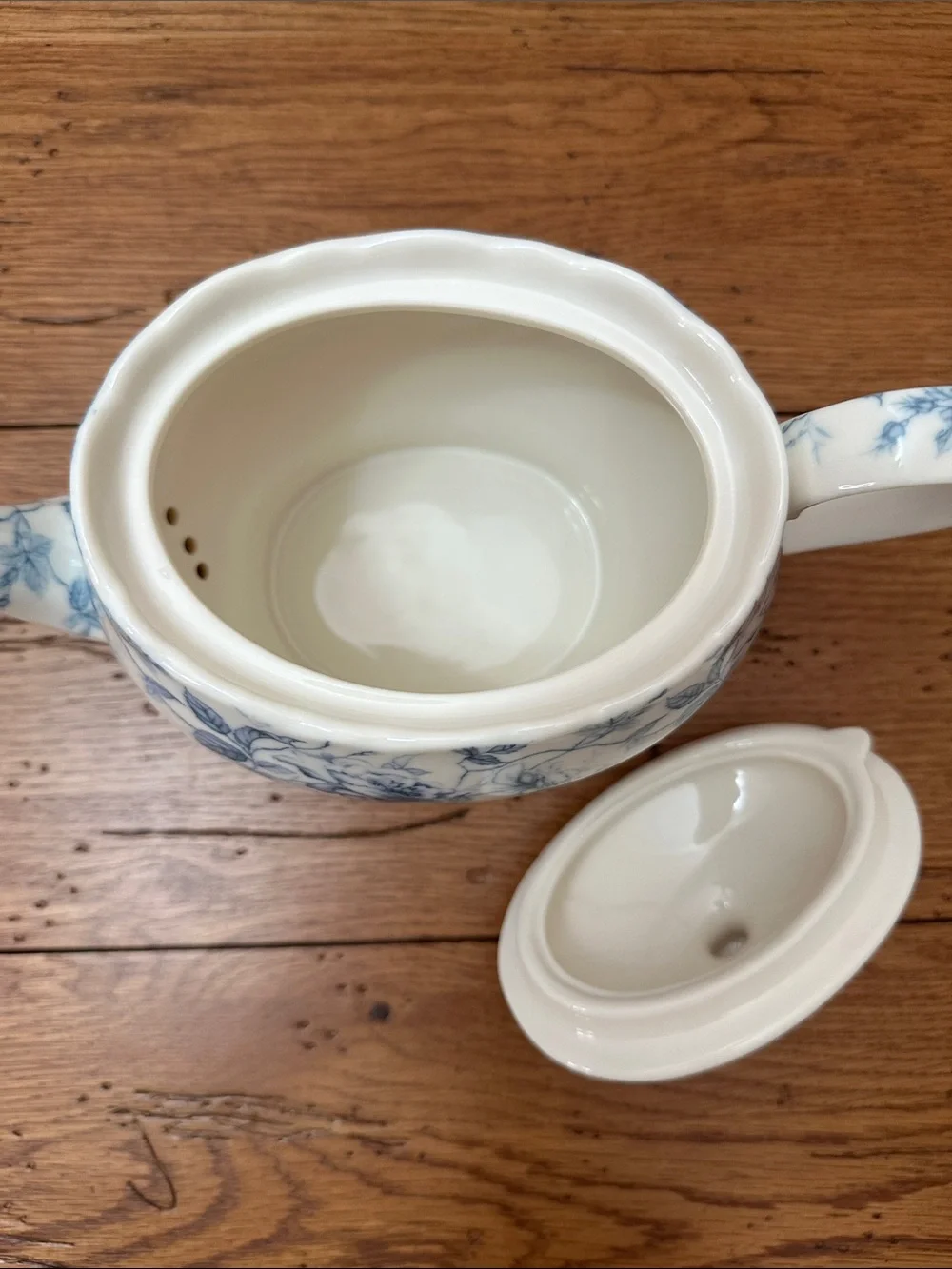 Blue Rose Toile Fine Porcelain Teapot with Lid